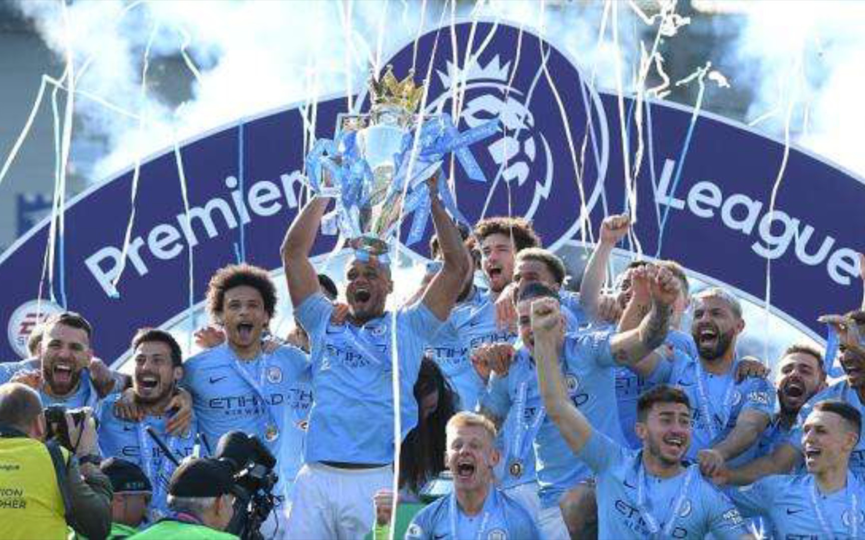 眼光使得他 眼光使得他