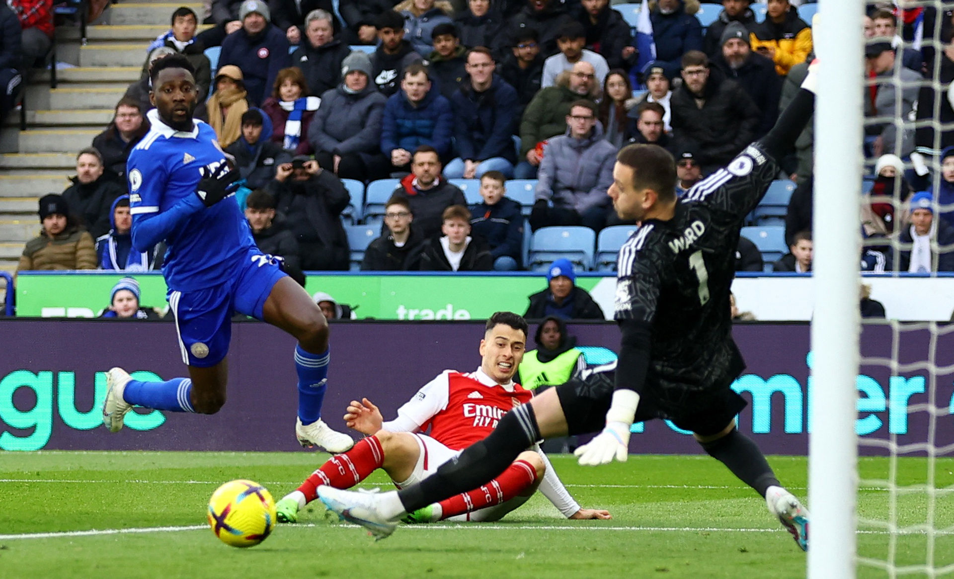 敏锐的门前 敏锐的门前