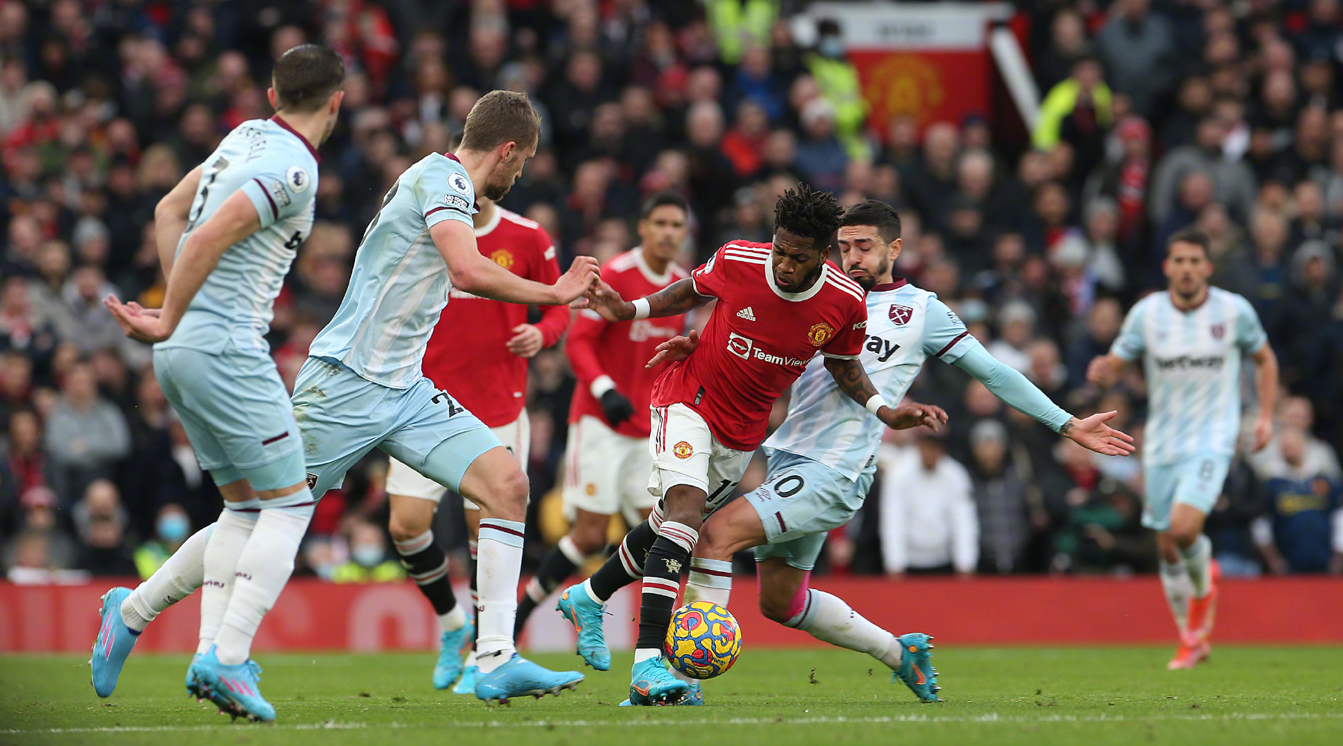 克尼佩尔赛季第7次砍下25+，其他所有新秀后卫合计6次（克尼佩尔本季第7次拿下25+，其余新秀后卫合计仅6次）